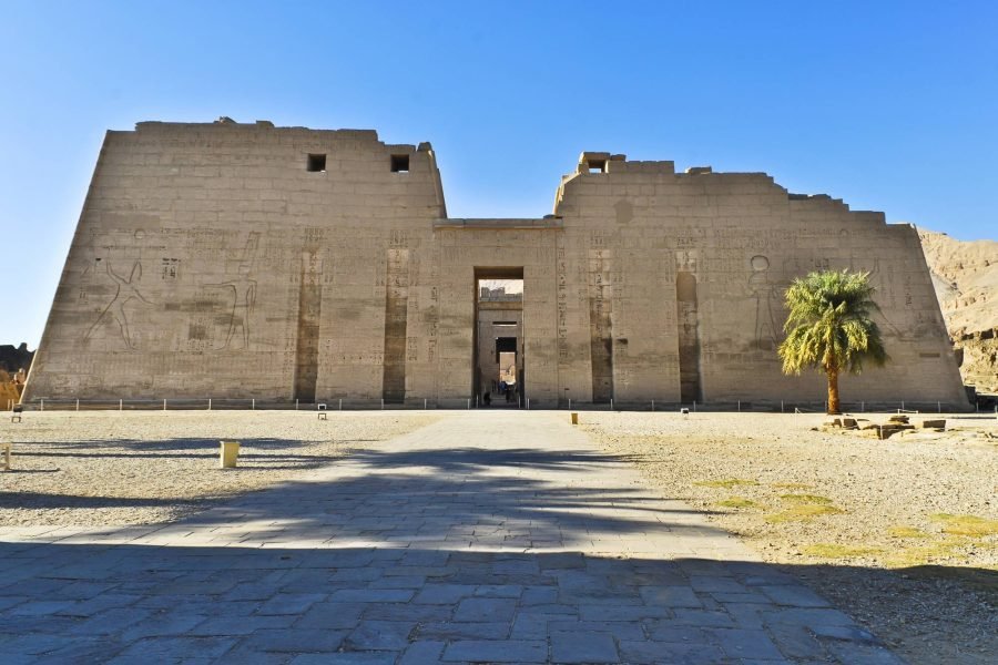 Tour of Valley of the Nobles, Medinat Habu and The Ramesseum from Luxor